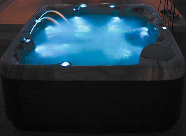 AMERICAN WHIRLPOOL® 261 MODEL HOT TUB - AMERICAN WHIRLPOOL®